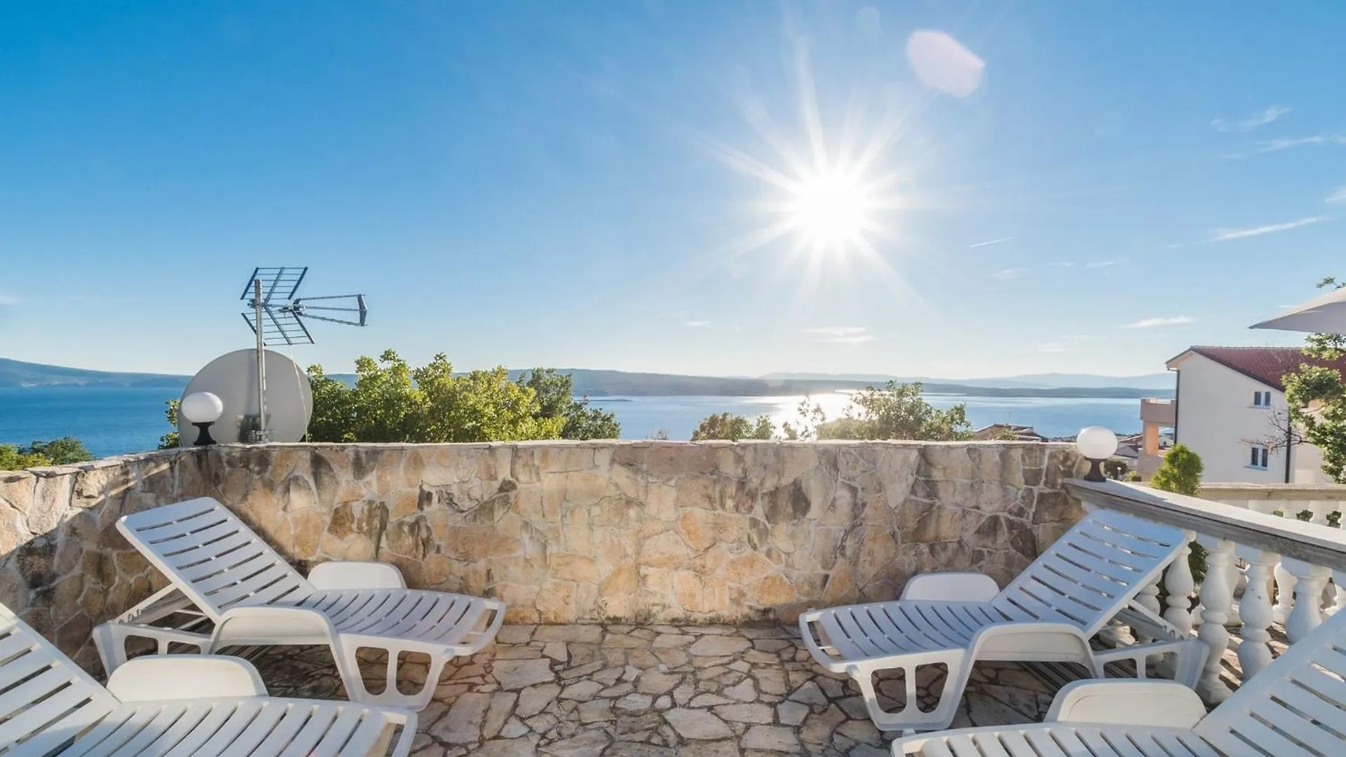Appartement Mit Privater Terrasse Und Meerblick Crikvenica